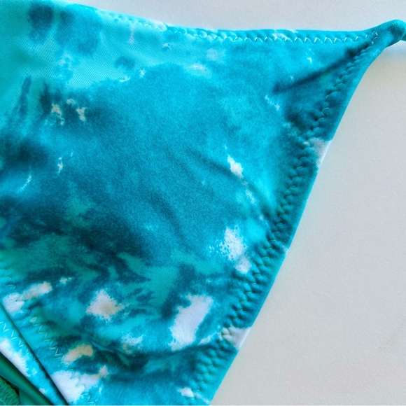 Volcom tie dye bikini top, SM - Picture 3 of 7